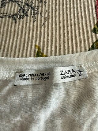 Camiseta Zara Blanca con Estampado