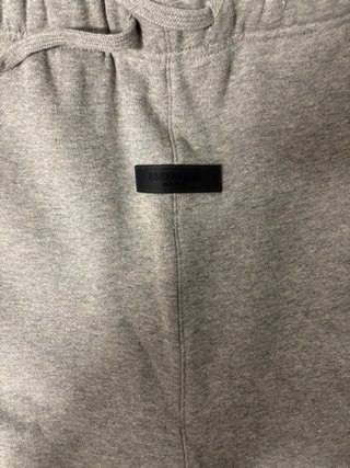 Pantalones Essentials Fear of God Gris