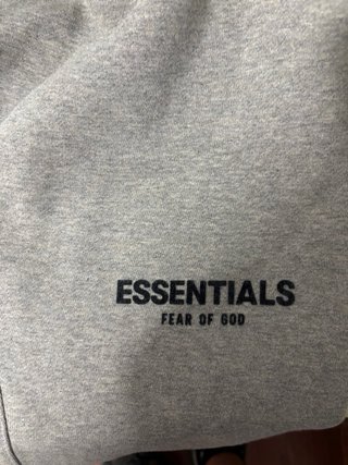 Pantalones Essentials Fear of God Gris