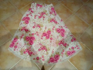 Falda larga floral rosa y blanca