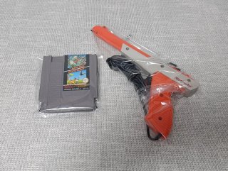 Nintendo NES Zapper + Super Mario /Duck Hunt