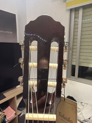 Guitarra Toledo para principiantes