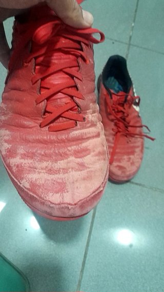 Zapatillas de fútbol Nike Rojas y Negras