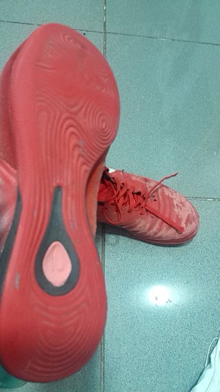 Zapatillas de fútbol Nike Rojas y Negras