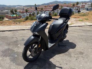 Honda SH 125i Sport 2024 Negra - 2.100 km