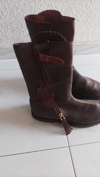 Botas camperas de cuero marrón
