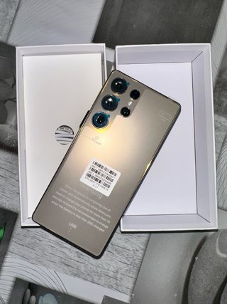 UMW Móvil Dorado Nuevo