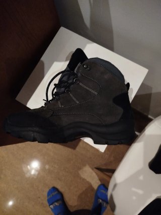 Botas de montaña Columbia grises y negras