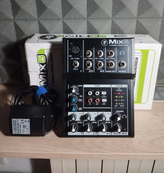 Mesa de mezclas Mackie Mix5 Compacta