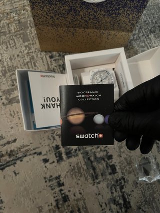 Omega x Swatch - Mission to the Moonphase - snoopy
