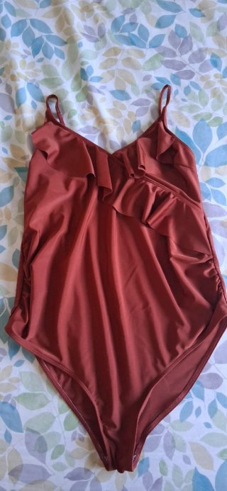 Bañador premamá rojo con volantes