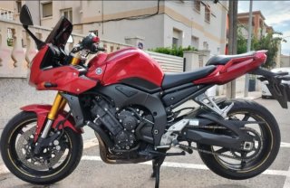 Yamaha FZ1 sport turismo. Motor 1000cc 150cv