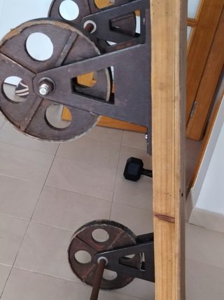 Mesa de centro madera y metal con ruedas vagón