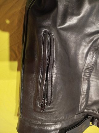 Pantalón de cuero negro moto