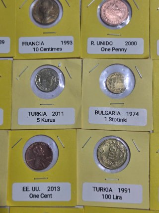 50 Monedas del Mundo encapsuladas