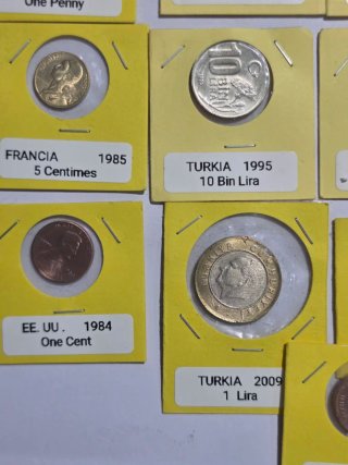 50 Monedas del Mundo encapsuladas