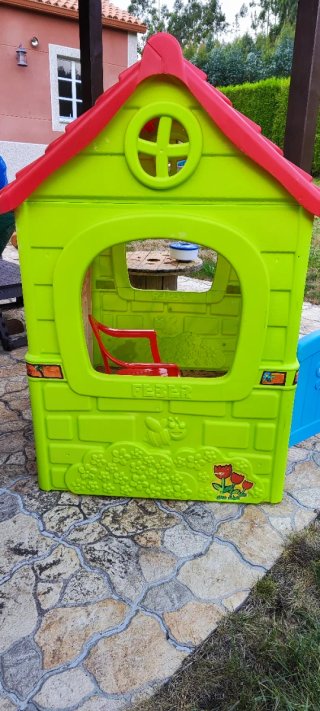 Casita Infantil de juegos Feber + Silla de regalo