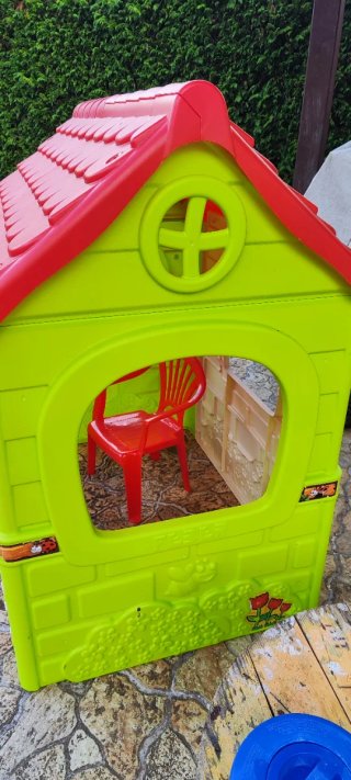 Casita Infantil de juegos Feber + Silla de regalo