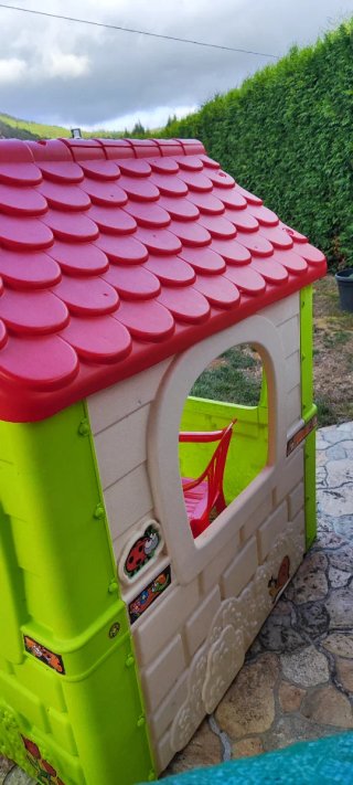 Casita Infantil de juegos Feber + Silla de regalo