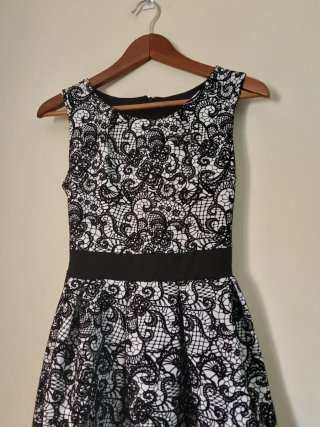Vestido negro y blanco talla M