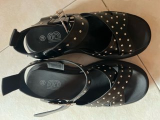 Sandalias Bosanova Negras Tachuelas