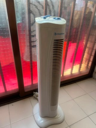 Ventilador de torre de la marca Firstline