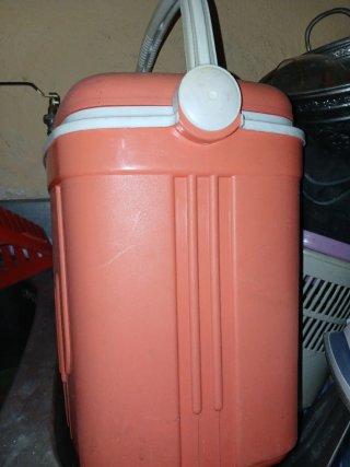 Nevera portátil naranja