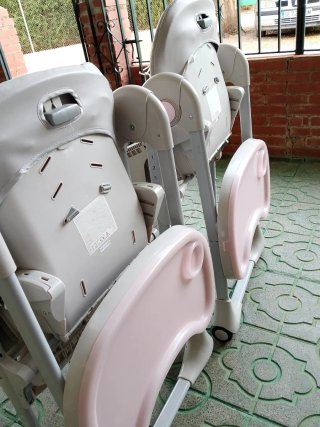 2 Seggioloni Kinderkraft modello tastee. Come nuovi.
