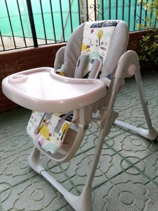 2 Seggioloni Kinderkraft modello tastee. Come nuovi.