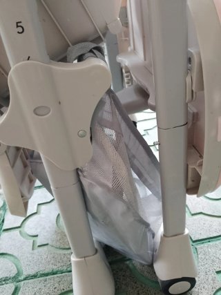 2 Seggioloni Kinderkraft modello tastee. Come nuovi.