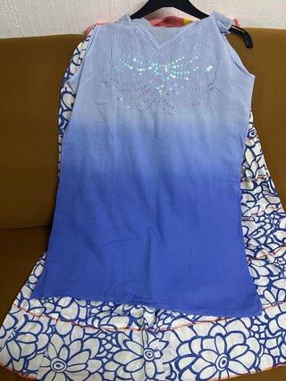 Vestido playero azul con lentejuelas