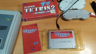 Super Famicom con 2 mandos y Tetris 2