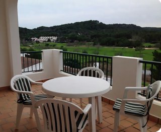 Mesa y 5 Sillas Terraza/Jardín.