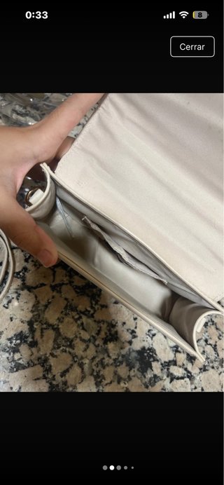 Bolso de mano beige efecto piel cocodrilo