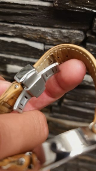 Reloj Joy Original Blanco y Dorado