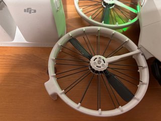 DJI FLIP Drone con accesorios