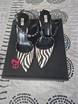 Zapatos de tacón Ezzio estampado cebra