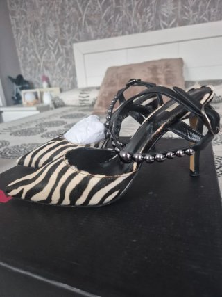 Zapatos de tacón Ezzio estampado cebra