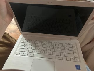 Ordenador HP blanco casi nuevo