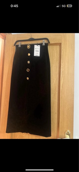 Falda Zara Terciopelo Negra Botones Dorados Nueva