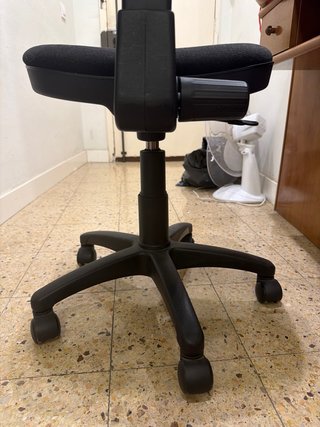Silla de escritorio ergonómica negra