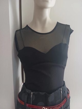 Body negro con transparencias