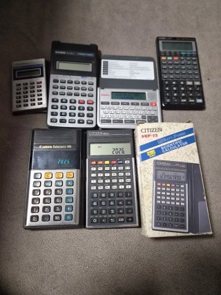 Lotto di 7 calcolatrici vintage Casio, Canon, Citizen