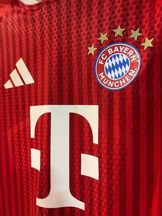 Camiseta FC Bayern Kane 9 Adidas Roja manga larga