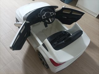 Coche Eléctrico Infantil BMW Blanco