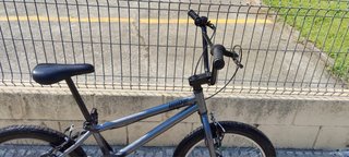 Bicicleta BMX B'twin Wipe 100 Gris