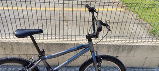 Bicicleta BMX B'twin Wipe 100 Gris