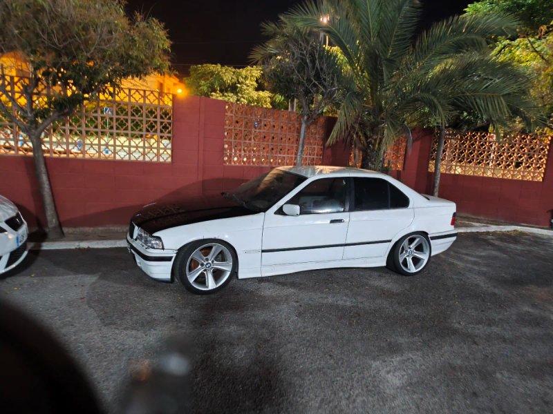 BMW Serie 3 1998 - foto 1