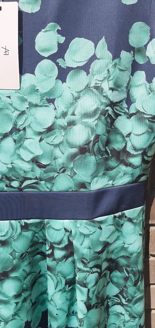 Vestido Anna Field sin mangas floral