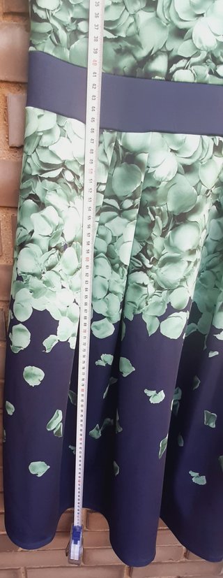 Vestido Anna Field sin mangas floral